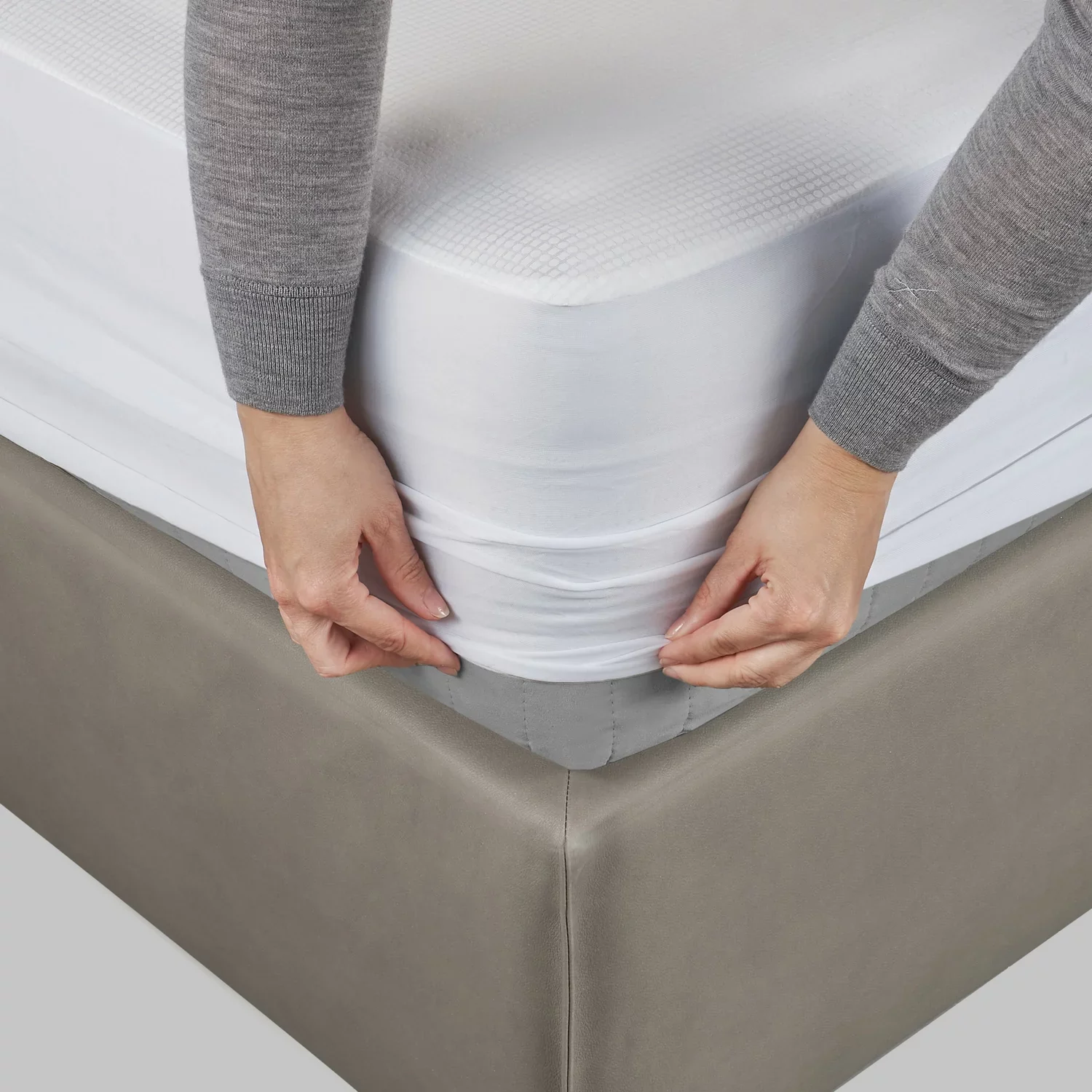 COOL MATTRESS PROTECTOR